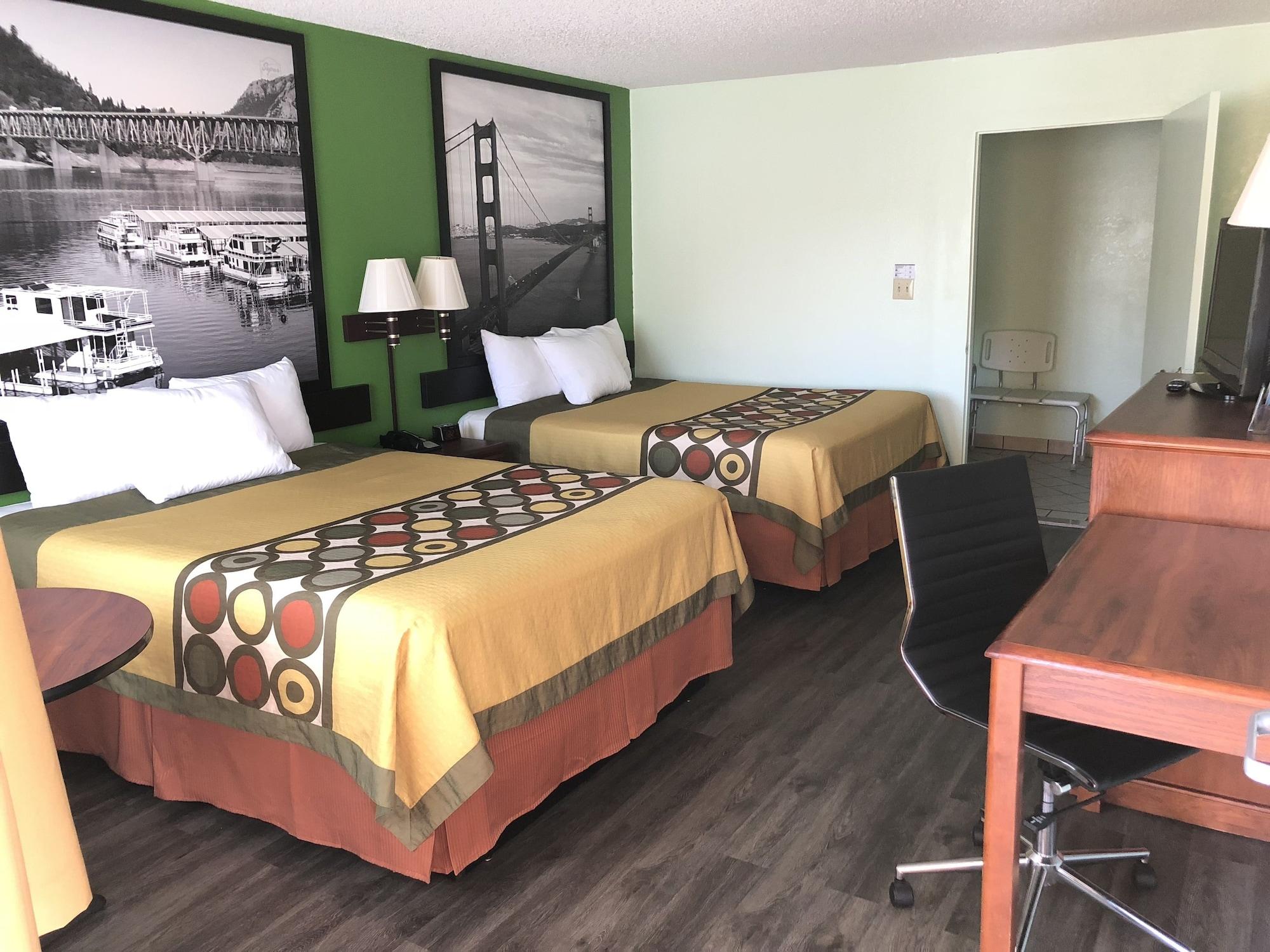 Super 8 By Wyndham Yreka Otel Dış mekan fotoğraf