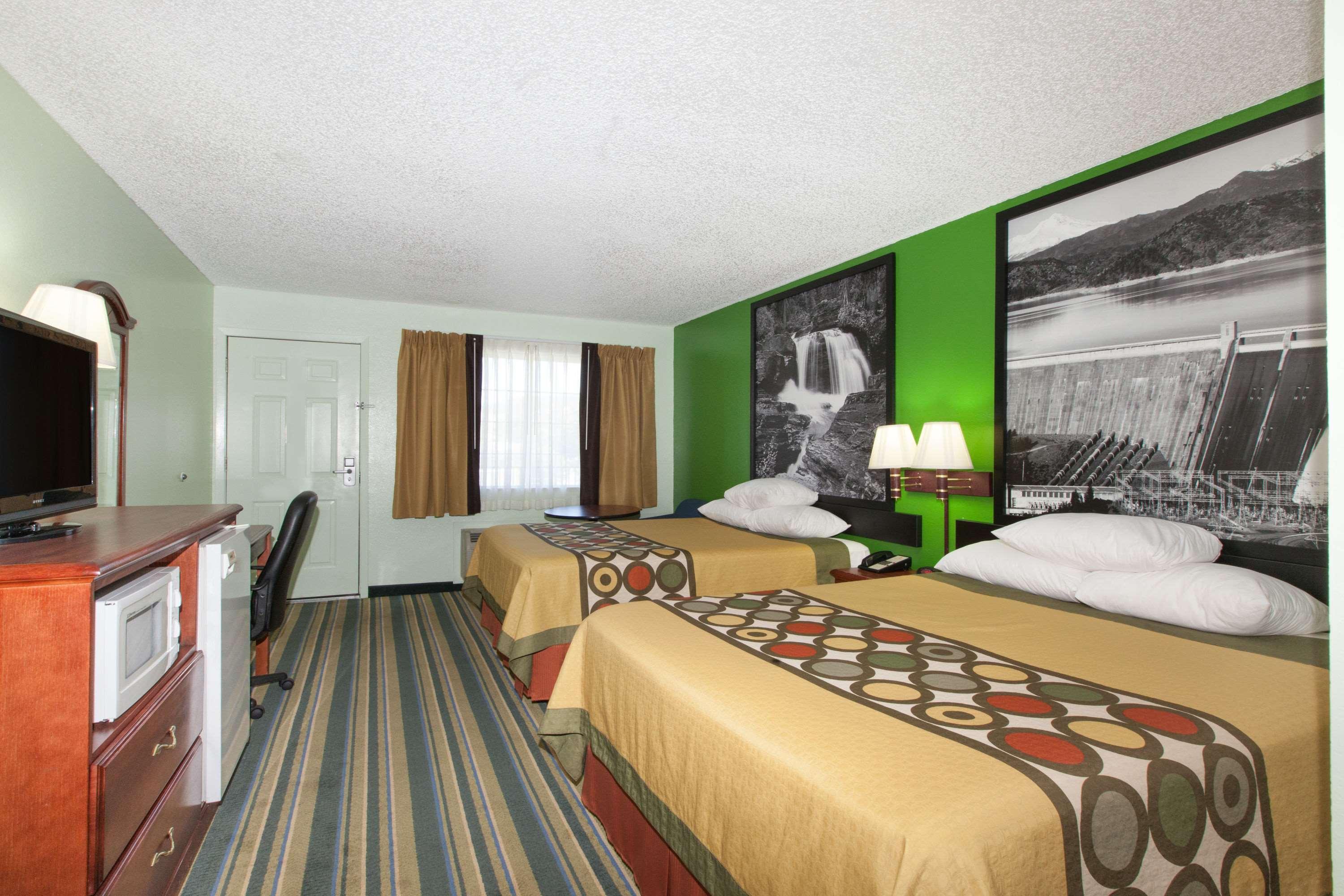 Super 8 By Wyndham Yreka Otel Dış mekan fotoğraf