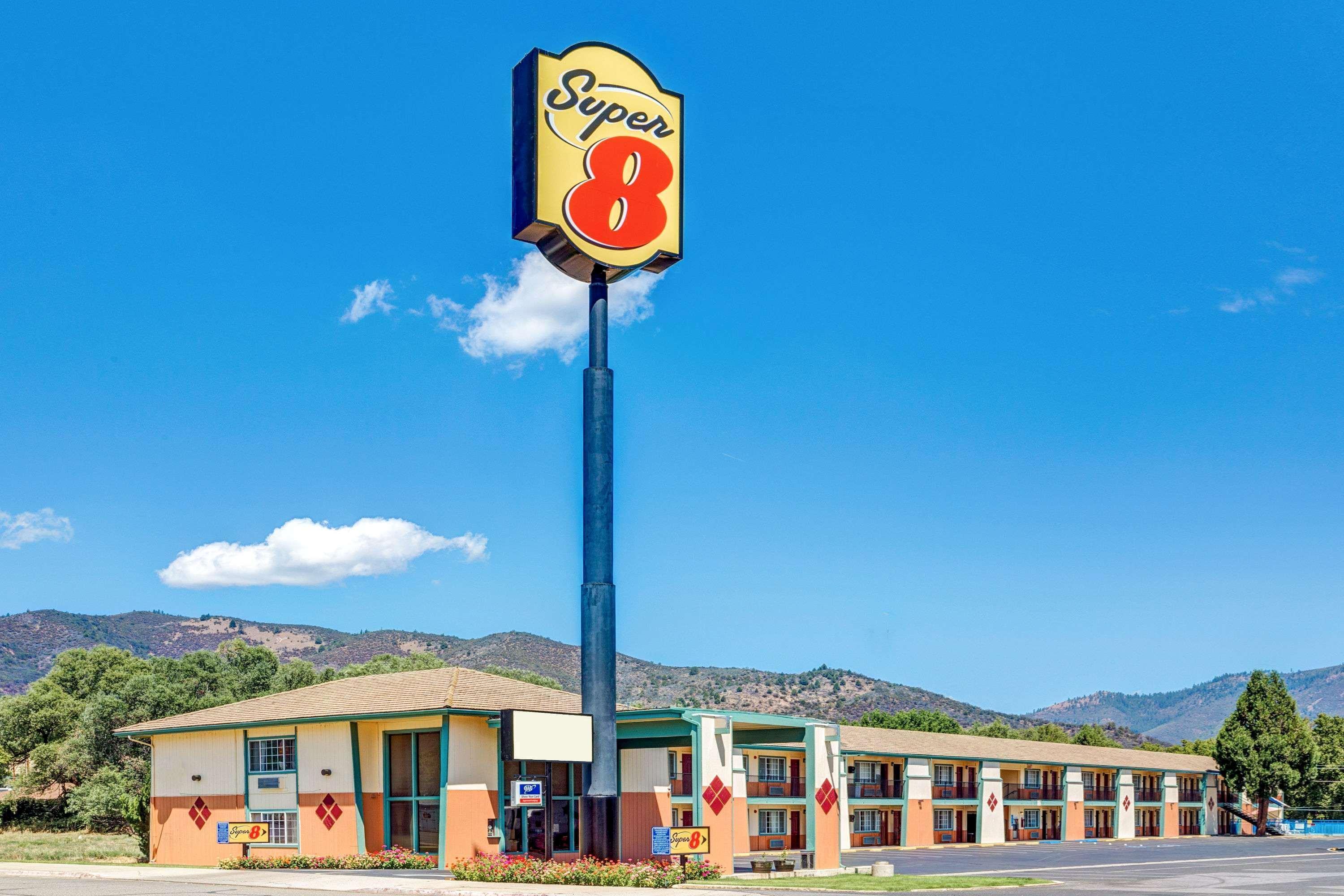 Super 8 By Wyndham Yreka Otel Dış mekan fotoğraf